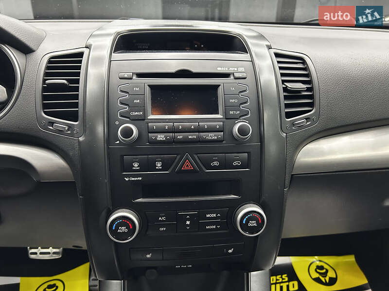 Внедорожник / Кроссовер Kia Sorento 2010 в Черновцах