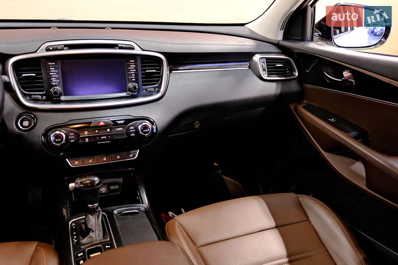 Внедорожник / Кроссовер Kia Sorento 2016 в Одессе