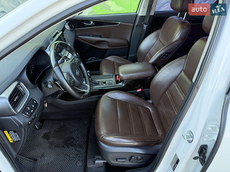 Внедорожник / Кроссовер Kia Sorento 2016 в Одессе