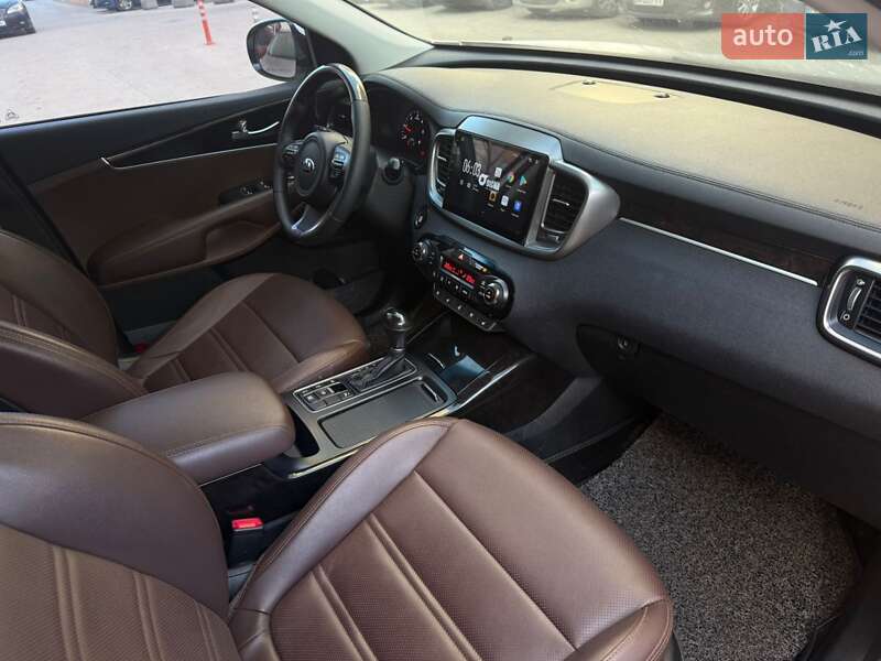 Внедорожник / Кроссовер Kia Sorento 2016 в Одессе