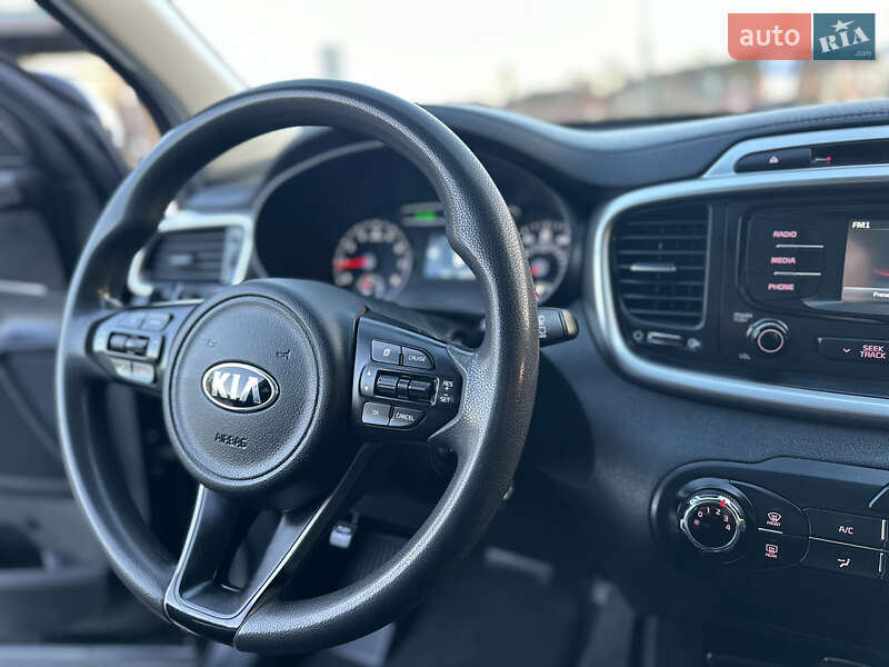 Внедорожник / Кроссовер Kia Sorento 2017 в Владимире