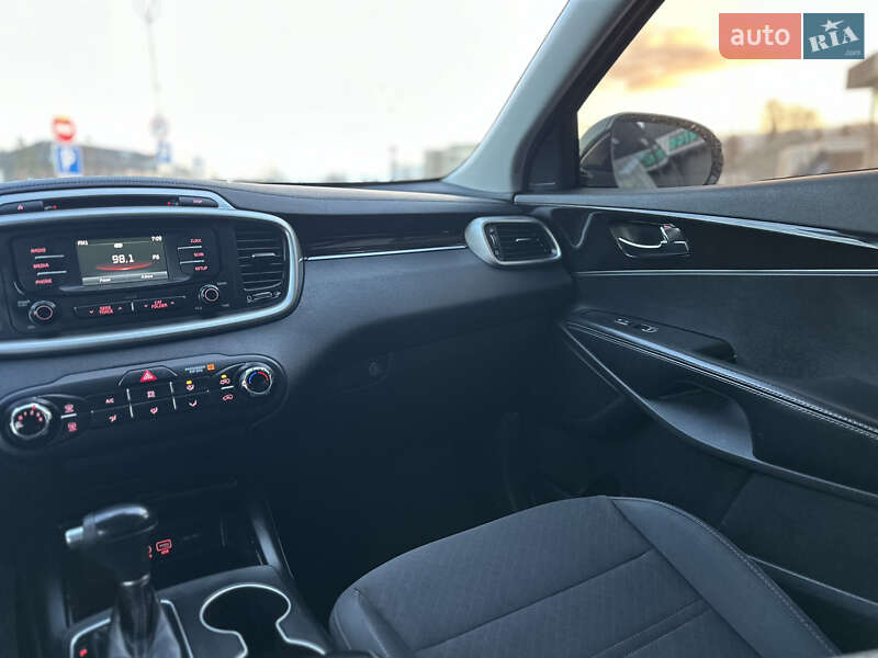 Внедорожник / Кроссовер Kia Sorento 2017 в Владимире