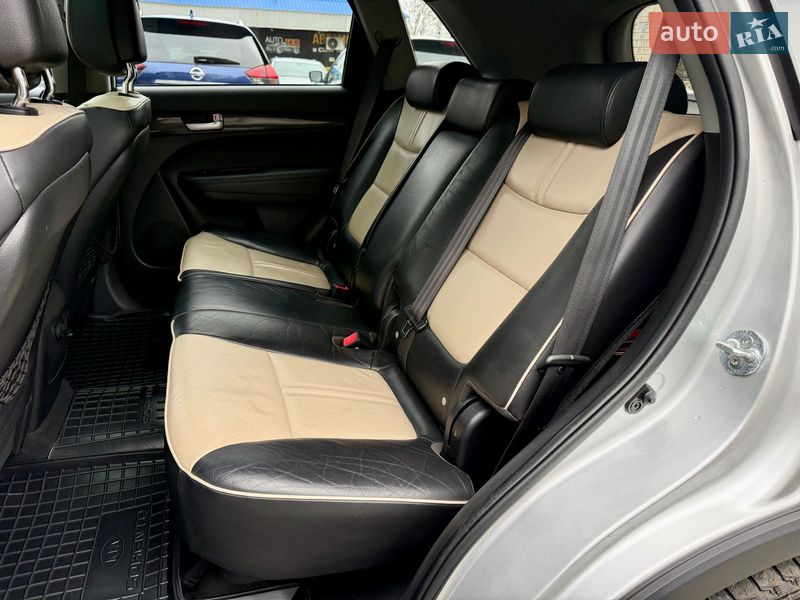 Внедорожник / Кроссовер Kia Sorento 2010 в Харькове