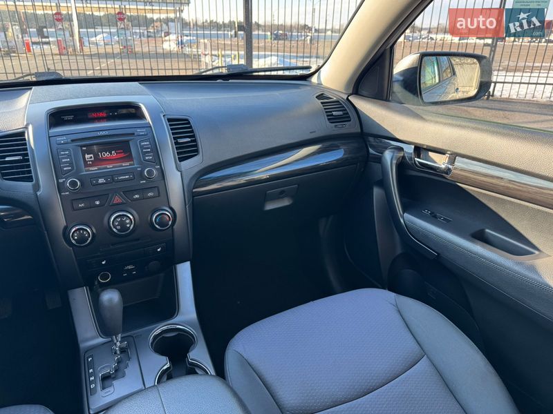 Внедорожник / Кроссовер Kia Sorento 2012 в Киеве