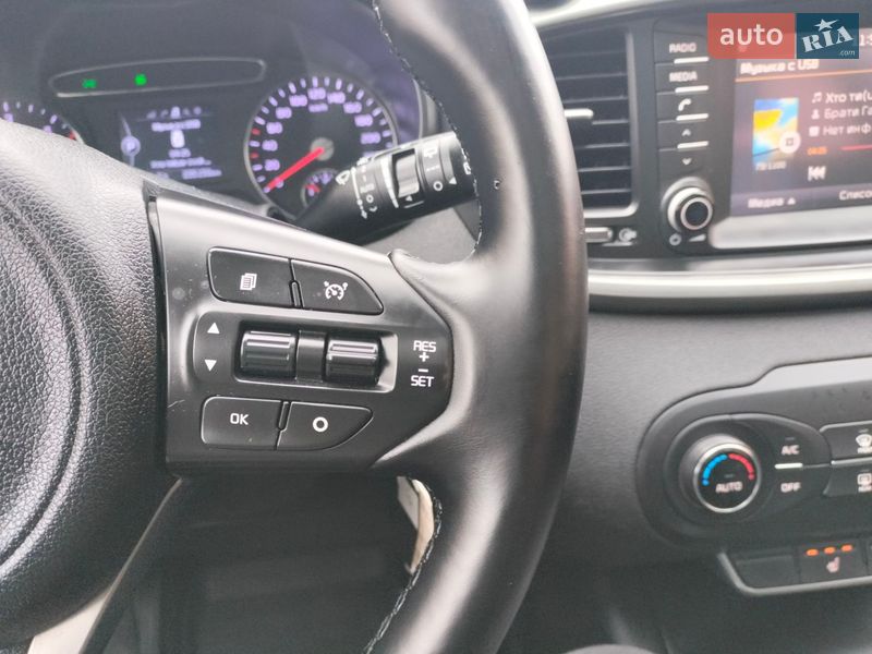 Внедорожник / Кроссовер Kia Sorento 2016 в Ровно