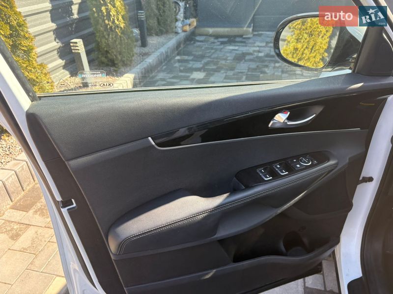 Позашляховик / Кросовер Kia Sorento 2015 в Володимирі