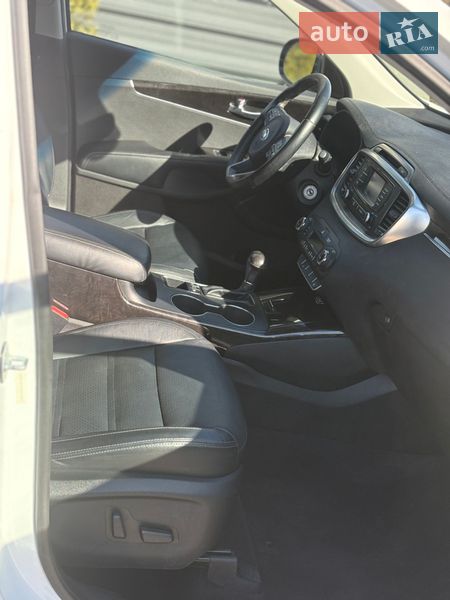 Позашляховик / Кросовер Kia Sorento 2015 в Володимирі
