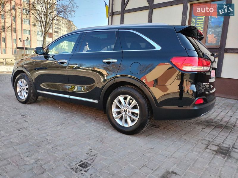 Внедорожник / Кроссовер Kia Sorento 2016 в Ровно