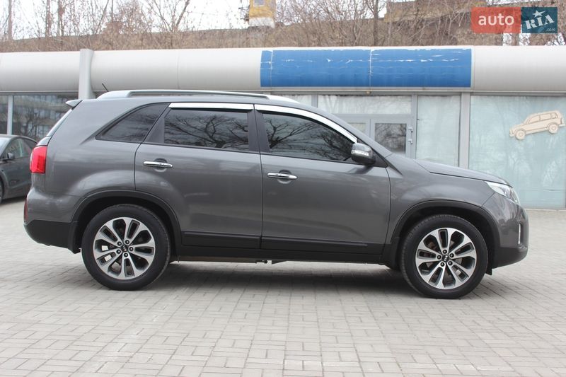 Внедорожник / Кроссовер Kia Sorento 2013 в Днепре
