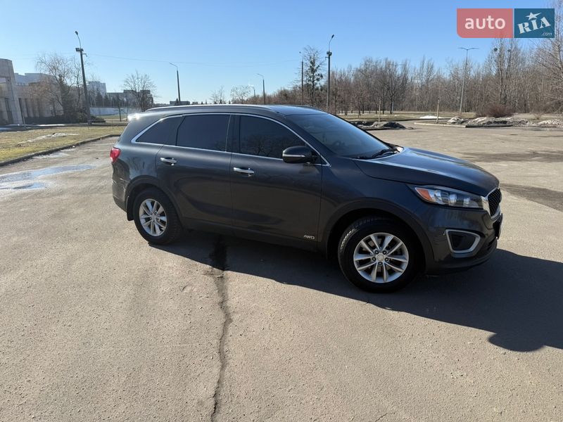Внедорожник / Кроссовер Kia Sorento 2016 в Киеве