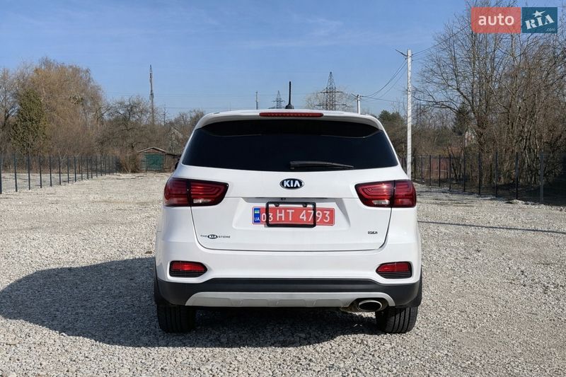 Внедорожник / Кроссовер Kia Sorento 2018 в Новояворовске