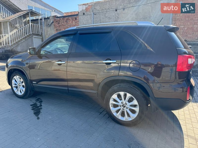 Позашляховик / Кросовер Kia Sorento 2014 в Чернівцях