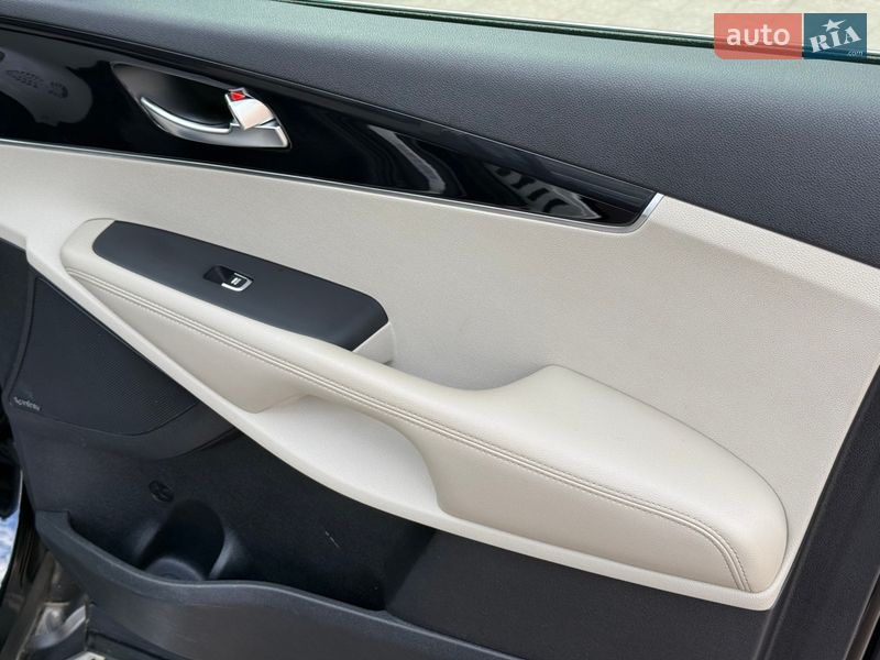 Внедорожник / Кроссовер Kia Sorento 2016 в Стрые