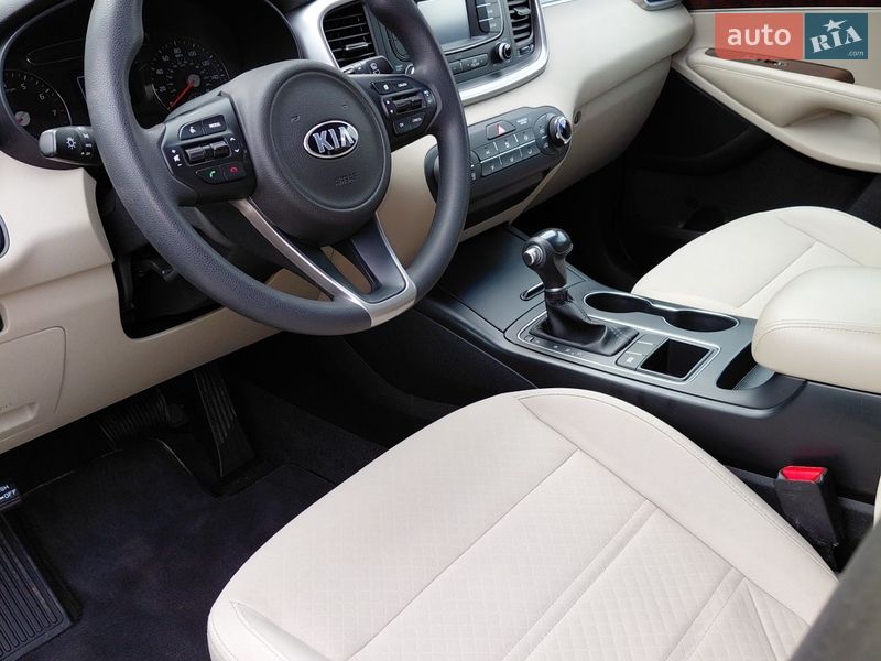 Внедорожник / Кроссовер Kia Sorento 2016 в Ивано-Франковске фото 8 Внедорожник / Кроссовер Kia Sorento 2016 в Ивано-Франковске