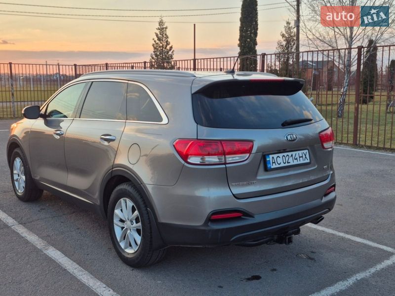 Позашляховик / Кросовер Kia Sorento 2016 в Луцьку
