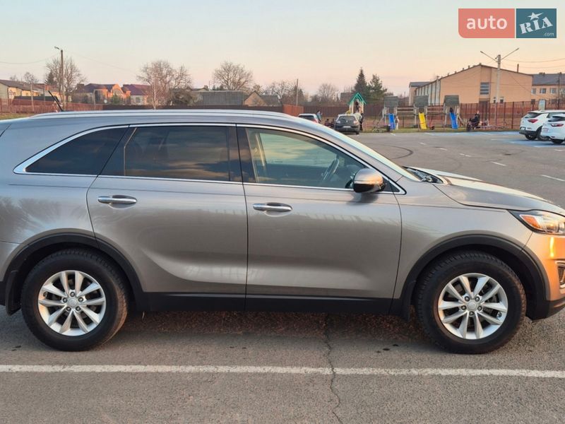 Позашляховик / Кросовер Kia Sorento 2016 в Луцьку
