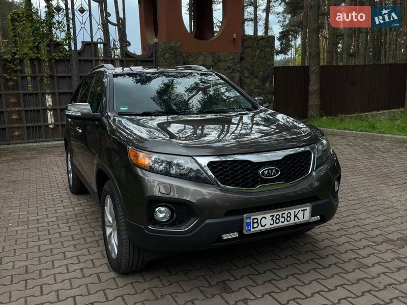Позашляховик / Кросовер Kia Sorento 2010 в Новояворівську