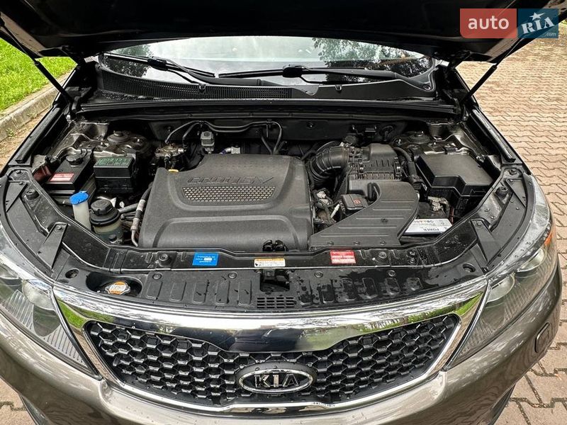 Позашляховик / Кросовер Kia Sorento 2010 в Новояворівську
