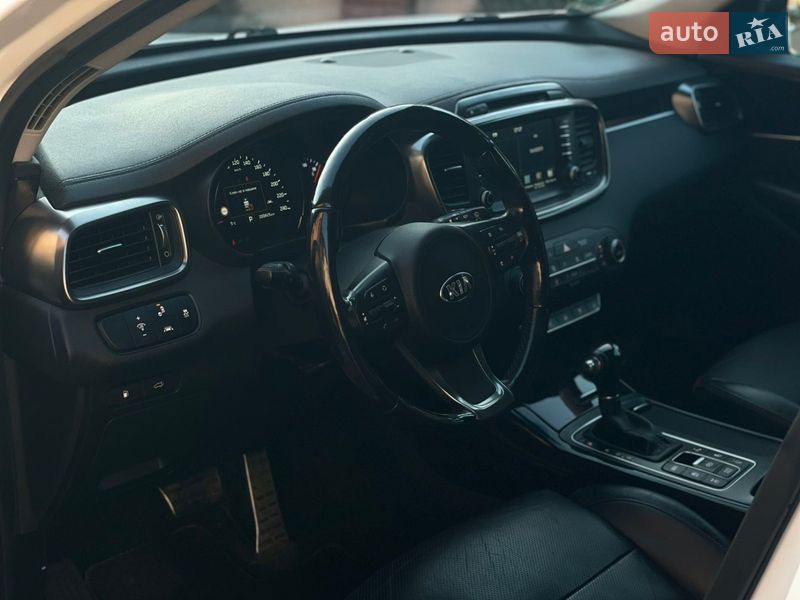 Позашляховик / Кросовер Kia Sorento 2015 в Стрию