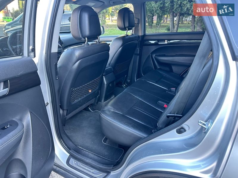 Позашляховик / Кросовер Kia Sorento 2010 в Рівному