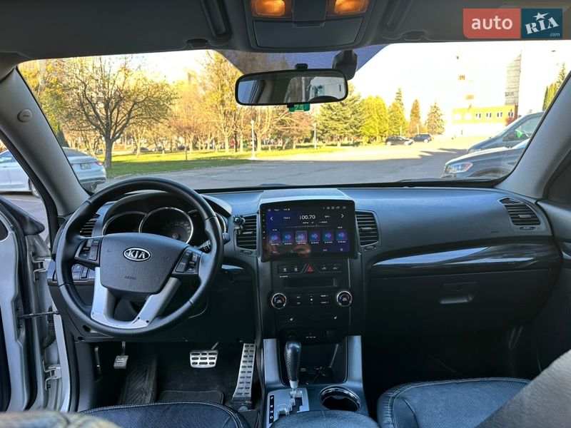Позашляховик / Кросовер Kia Sorento 2010 в Рівному
