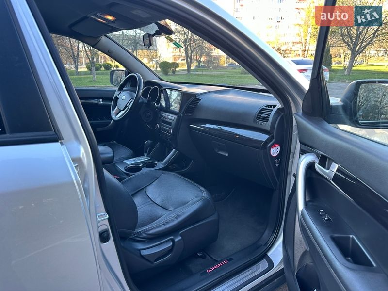 Позашляховик / Кросовер Kia Sorento 2010 в Рівному