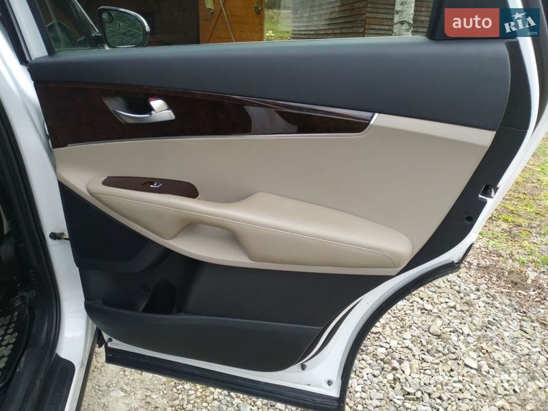 Позашляховик / Кросовер Kia Sorento 2016 в Сколе