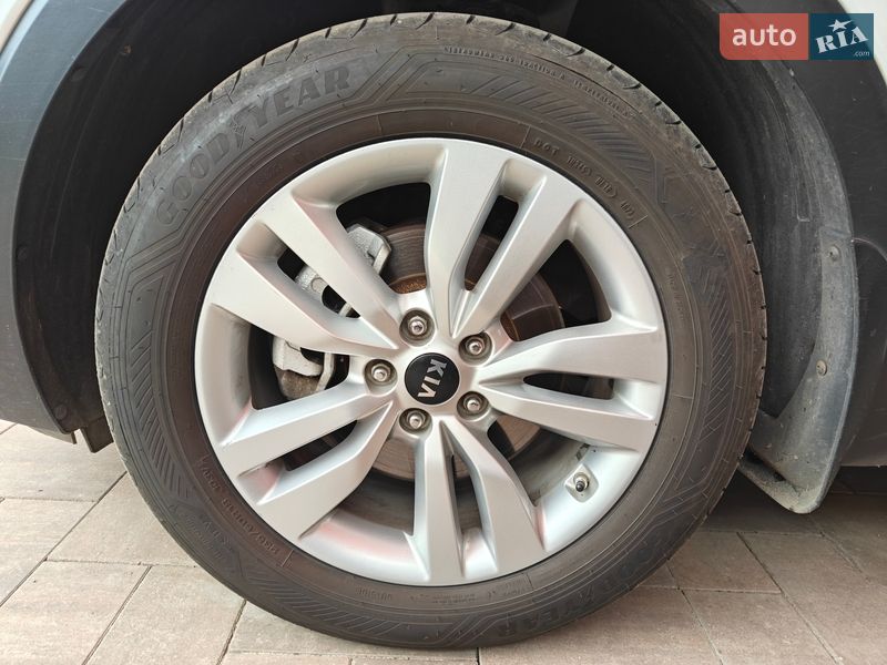 Внедорожник / Кроссовер Kia Sorento 2016 в Пятихатках фото 16 Внедорожник / Кроссовер Kia Sorento 2016 в Пятихатках