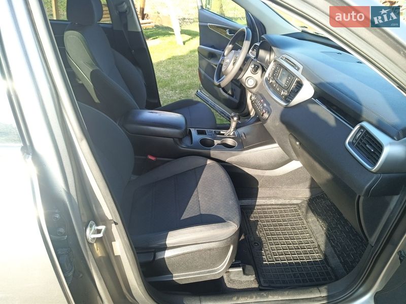 Внедорожник / Кроссовер Kia Sorento 2017 в Деражне фото 11 Внедорожник / Кроссовер Kia Sorento 2017 в Деражне