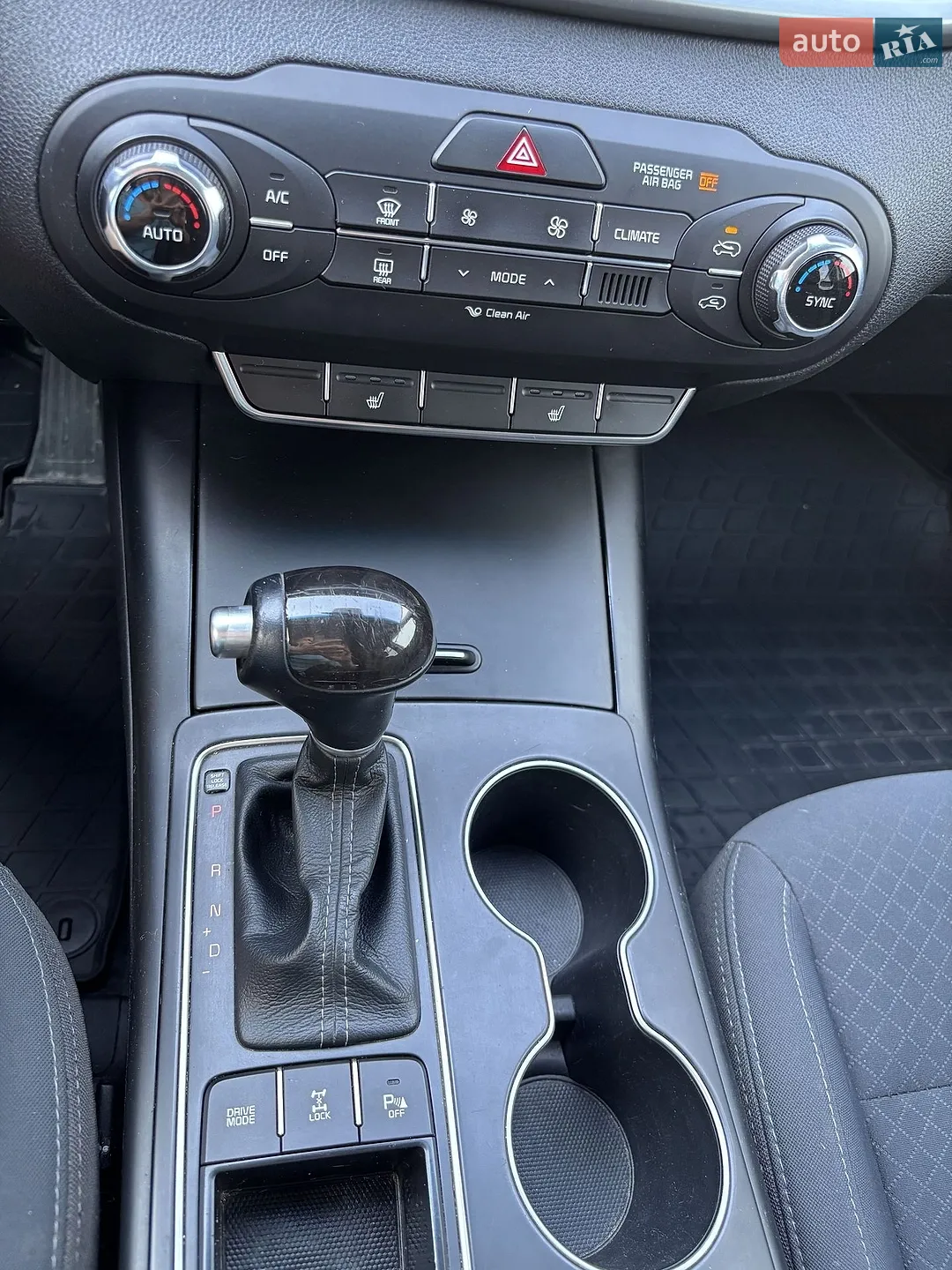 2017 Kia Sorento - мініатюра 16