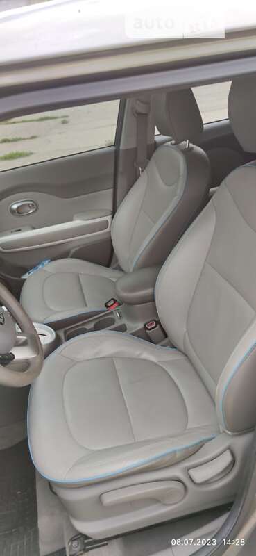 Позашляховик / Кросовер Kia Soul EV 2015 в Сумах фото 21 Позашляховик / Кросовер Kia Soul EV 2015 в Сумах