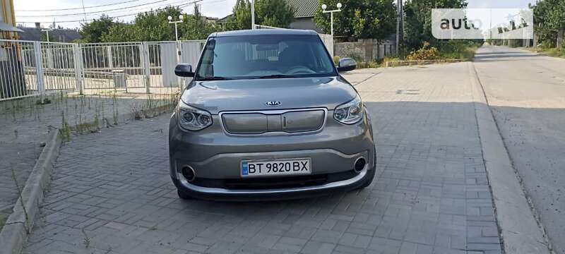 Внедорожник / Кроссовер Kia Soul EV 2015 в Николаеве