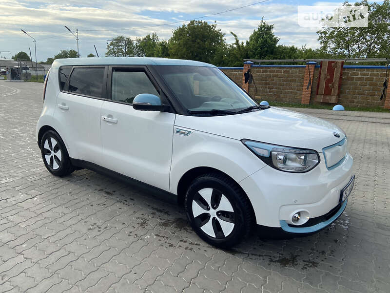 Внедорожник / Кроссовер Kia Soul EV 2016 в Владимир-Волынском