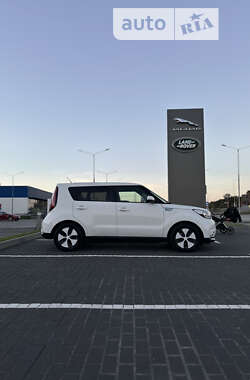 Внедорожник / Кроссовер Kia Soul EV 2016 в 