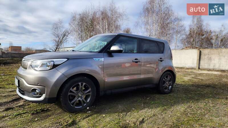 Внедорожник / Кроссовер Kia Soul EV 2015 в Камне-Каширском фото 12 Внедорожник / Кроссовер Kia Soul EV 2015 в Камне-Каширском