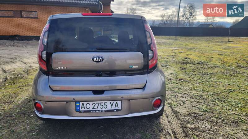 Внедорожник / Кроссовер Kia Soul EV 2015 в Камне-Каширском фото 14 Внедорожник / Кроссовер Kia Soul EV 2015 в Камне-Каширском
