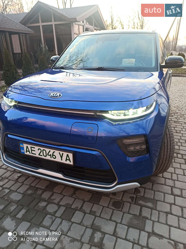 Внедорожник / Кроссовер Kia Soul EV 2020 в 