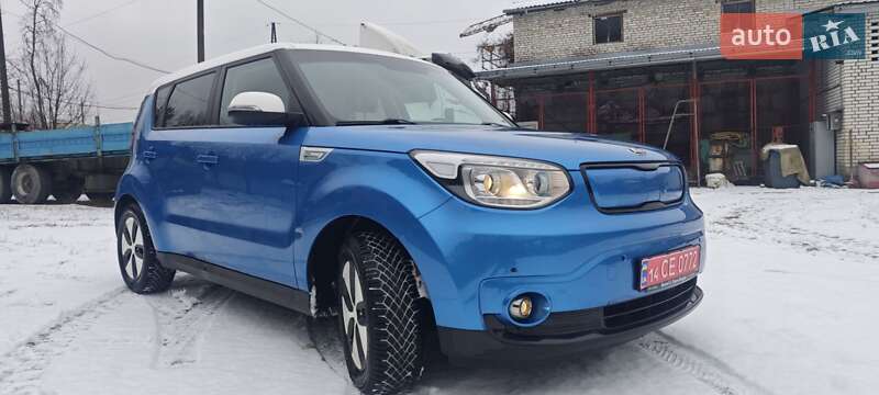 Позашляховик / Кросовер Kia Soul EV 2015 в Новояворівську