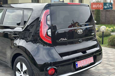 Внедорожник / Кроссовер Kia Soul EV 2017 в 