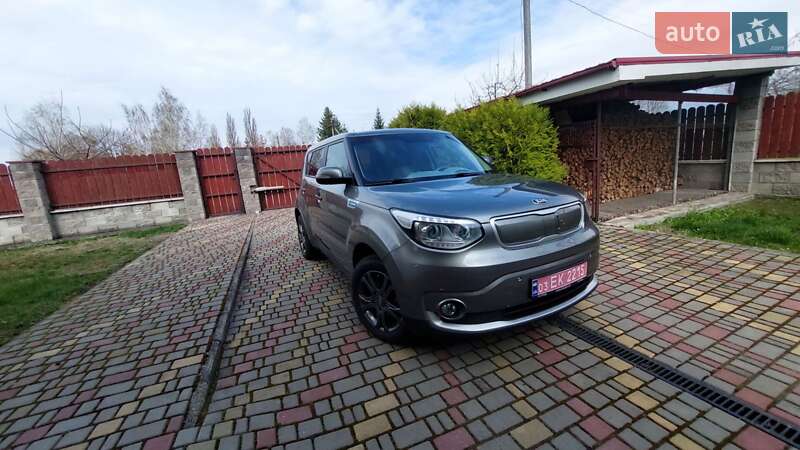 Позашляховик / Кросовер Kia Soul EV 2015 в Дубровиці
