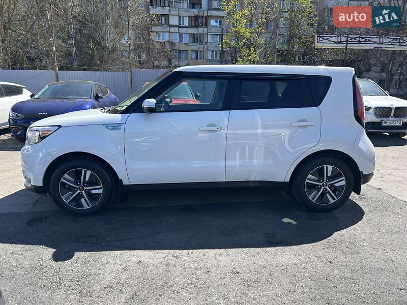 Внедорожник / Кроссовер Kia Soul EV 2016 в Одессе