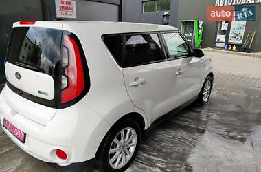 Внедорожник / Кроссовер Kia Soul EV 2015 в 