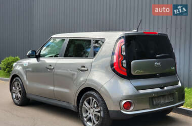 Позашляховик / Кросовер Kia Soul EV 2015 в 