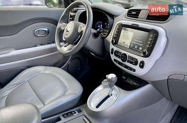 Позашляховик / Кросовер Kia Soul EV 2016 в 
