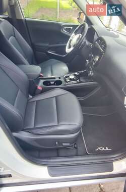 Внедорожник / Кроссовер Kia Soul EV 2022 в 