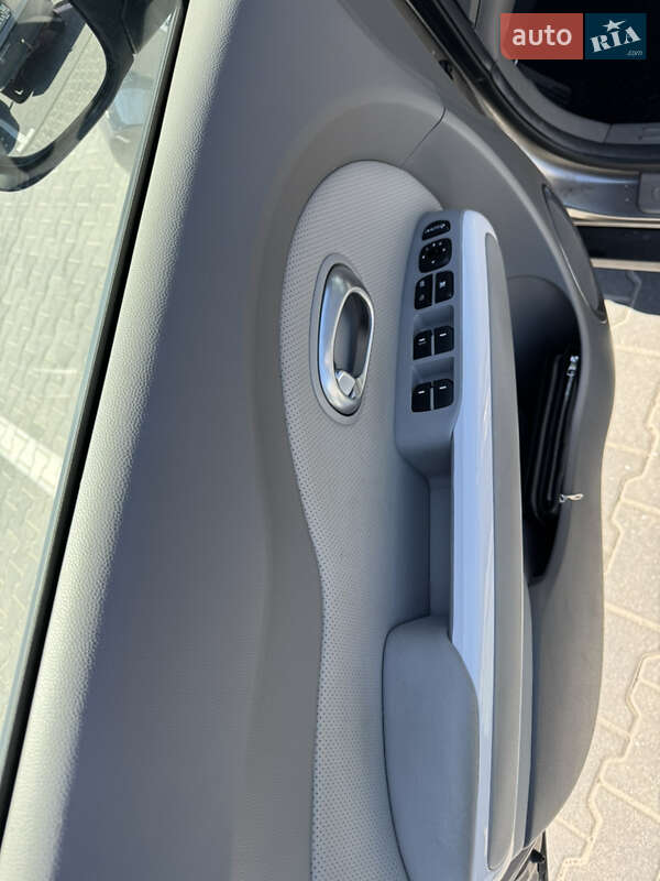 Позашляховик / Кросовер Kia Soul EV 2017 в Луцьку