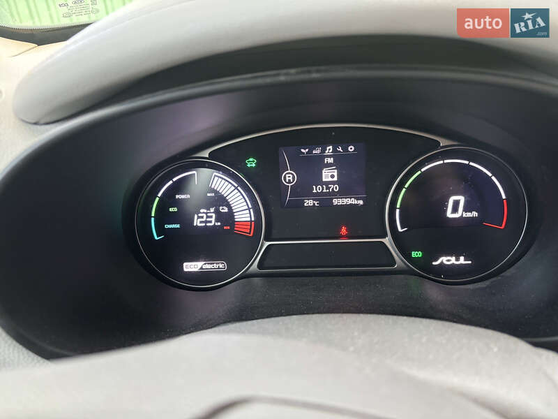 Внедорожник / Кроссовер Kia Soul EV 2016 в Житомире фото 2 Внедорожник / Кроссовер Kia Soul EV 2016 в Житомире