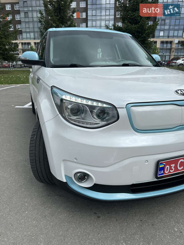 Позашляховик / Кросовер Kia Soul EV 2018 в Чернівцях