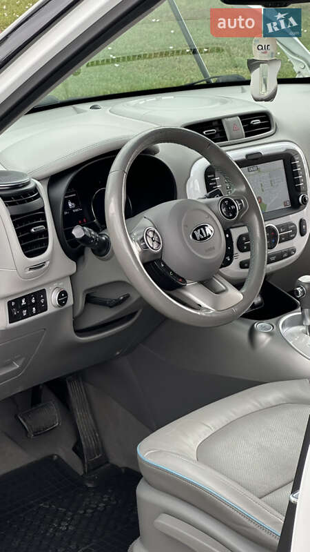 Позашляховик / Кросовер Kia Soul EV 2018 в Чернівцях