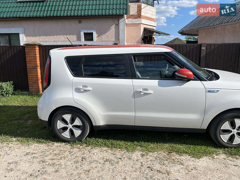 Позашляховик / Кросовер Kia Soul EV 2016 в Баришівка